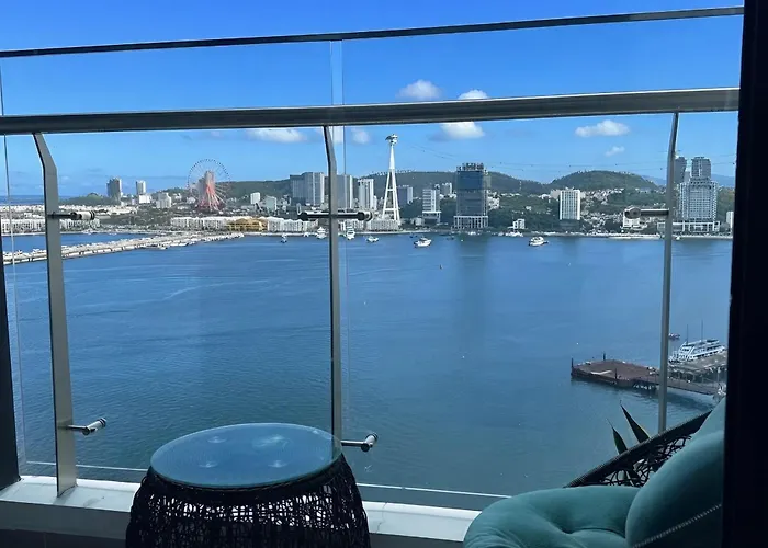 The Sapphire - Ocean View - Pool Apartment *