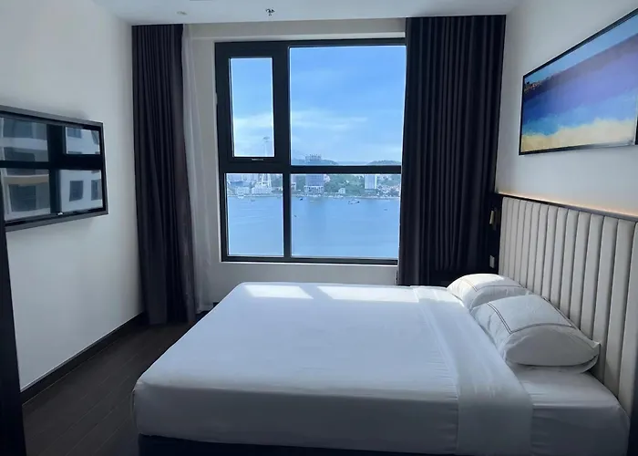 The Sapphire - Ocean View - Pool Apartment Ha Long
