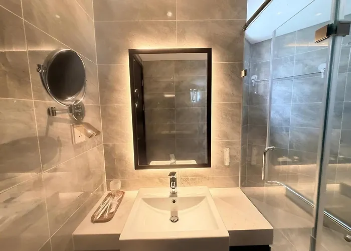 The Sapphire - Ocean View - Pool Apartment Ha Long