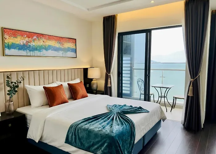 The Sapphire - Ocean View - Pool Apartment Ha Long