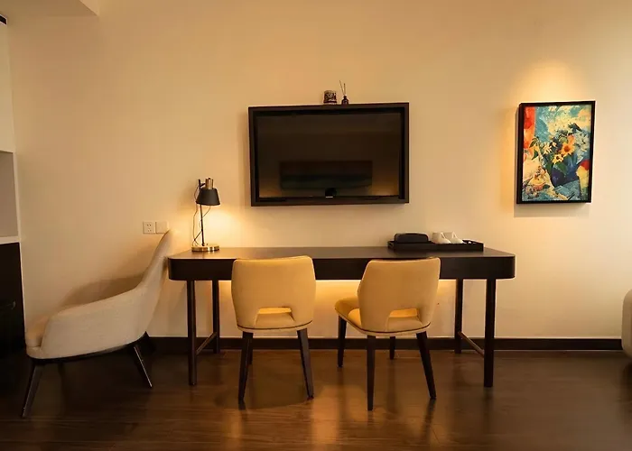 The Sapphire - Ocean View - Pool Apartment