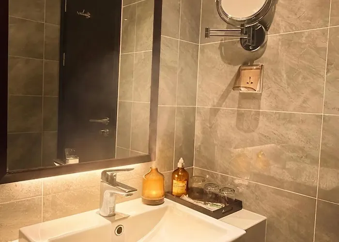 The Sapphire - Ocean View - Pool Apartment Ha Long