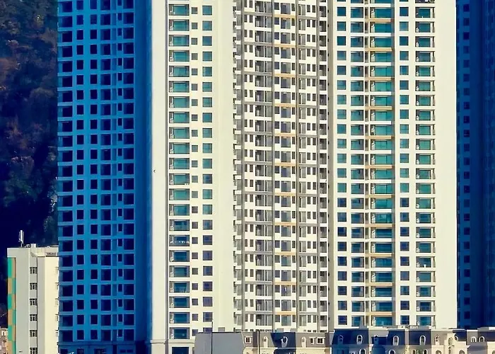 The Sapphire - Ocean View - Pool Apartment